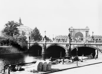 Blick auf die Moltke-Brücke und den Lehrter Bahnhof, Berlin, ca. 1910